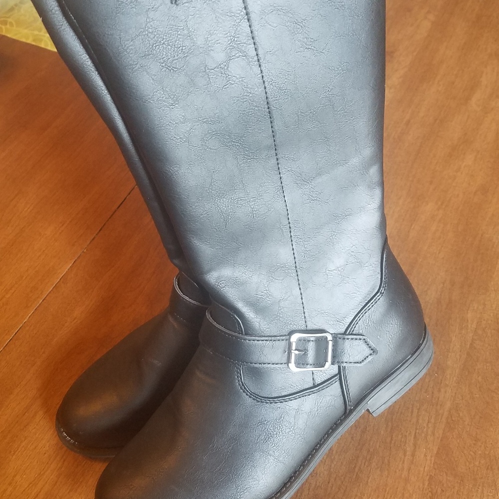 NWOT black tall boots womans size 7